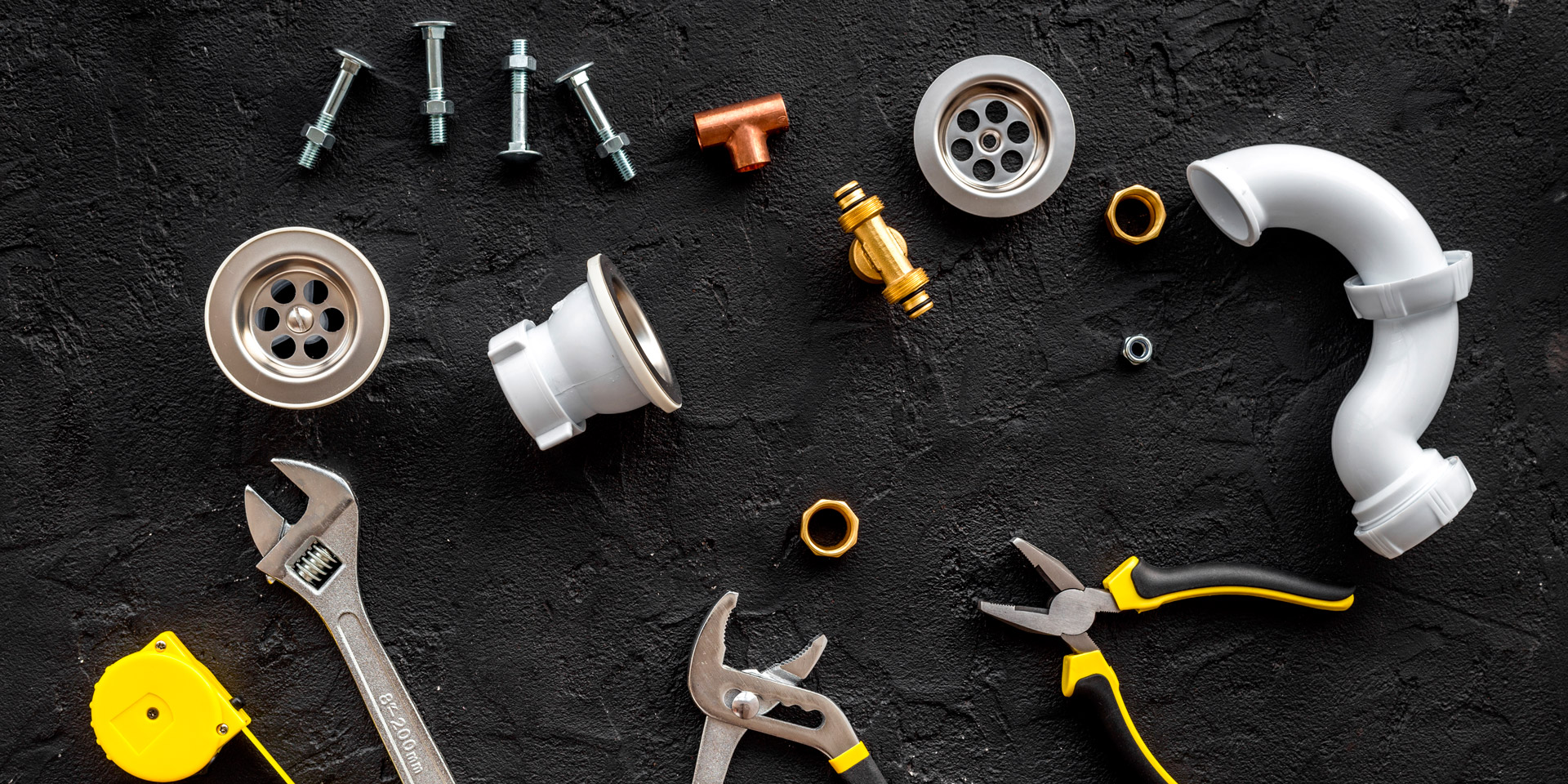 Hagelandse Ontstoppingsdienst team met servicewagen voor rioolreiniging